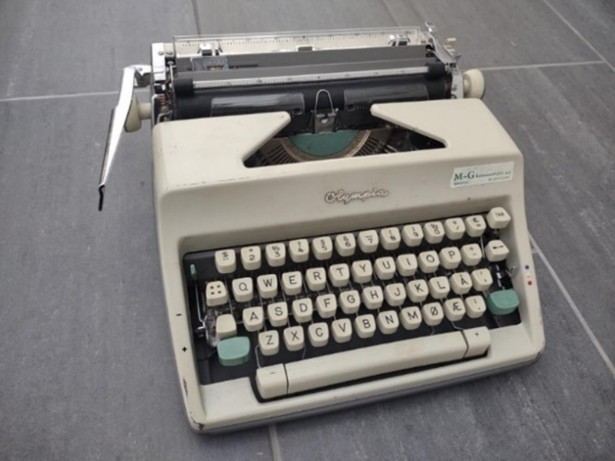 Old manual typwriter
