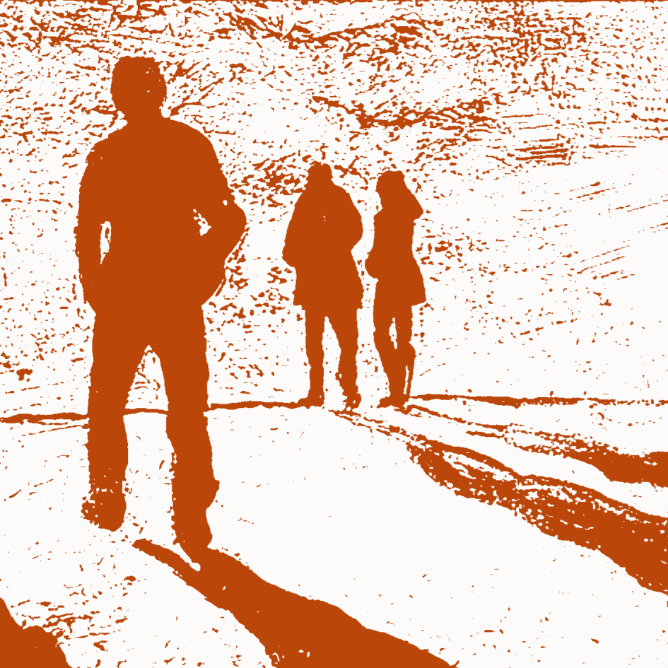 Roller i spill i Kunst og håndverk. Tre personer som går i samme retning, to foran og en litt lenger bak.